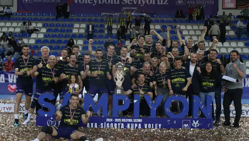 Kupa Voley’de Fenerbahçe Şampiyonluk Sevinci Yaşıyor!
