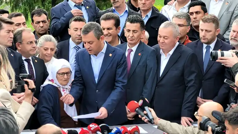 CHP, Ekrem İmamoğlu için Destek İmza Kampanyası Başlattı!
