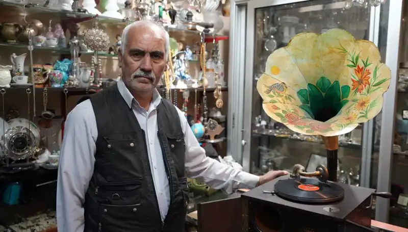 44 Yıldır Antikacılığın Zirvesinde: Asırlık Gramofonların Hikayesi