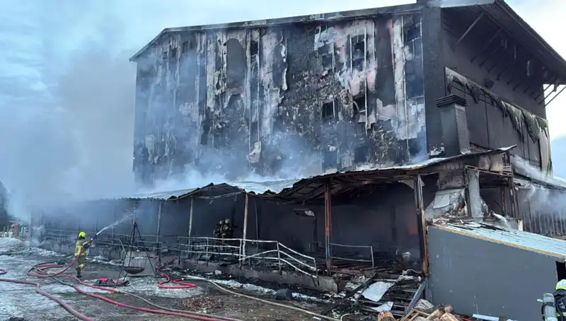 Uludağ'daki Otel Yangınında Üç Kişi Bilinçsiz Hastaneye Kaldırıldı
