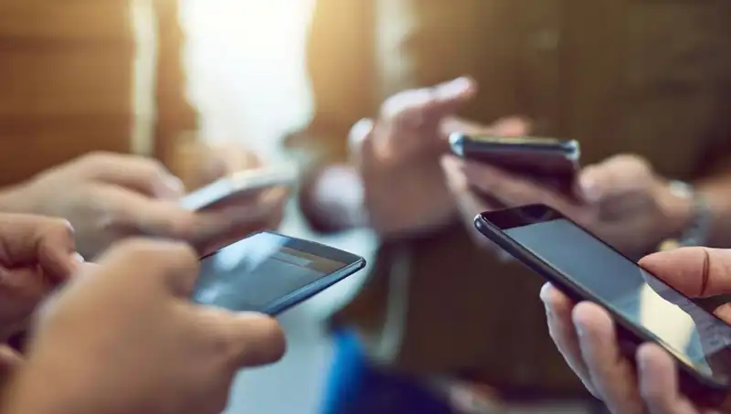 Uygun Fiyatlı Oppo A5 Pro 4G: Performans ve Dayanıklılığı Bir Arada Sunuyor